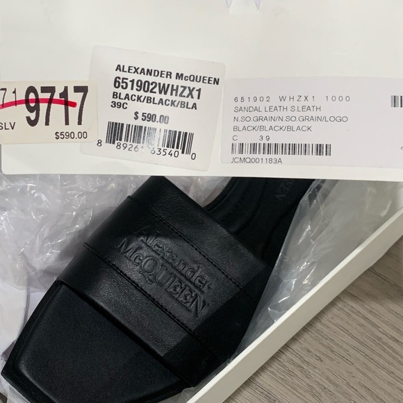 Alexander McQueen Logo Embossed Sandals - Picture 11 of 11